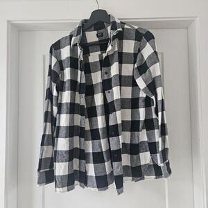 Uniqlo Black and White Checkered Button Down Shirt